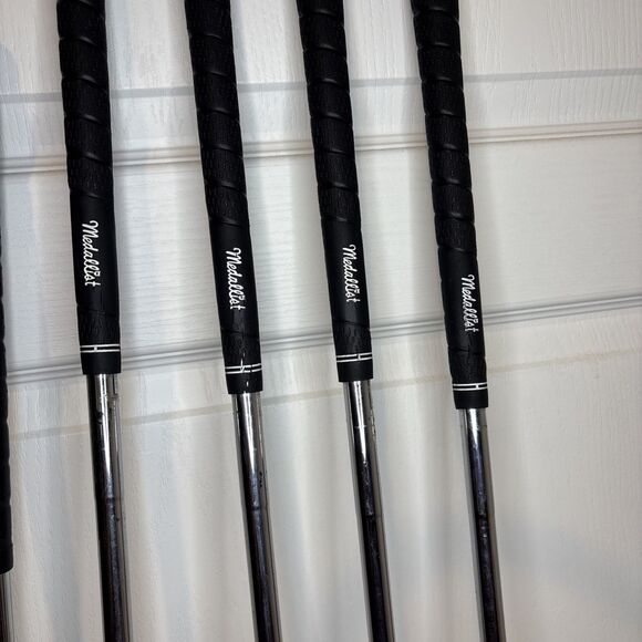 Set of 5 Titleist Accu-Flo Plus Irons P, 3,4,5,6 Right-Handed Golf Club - Picture 3 of 16